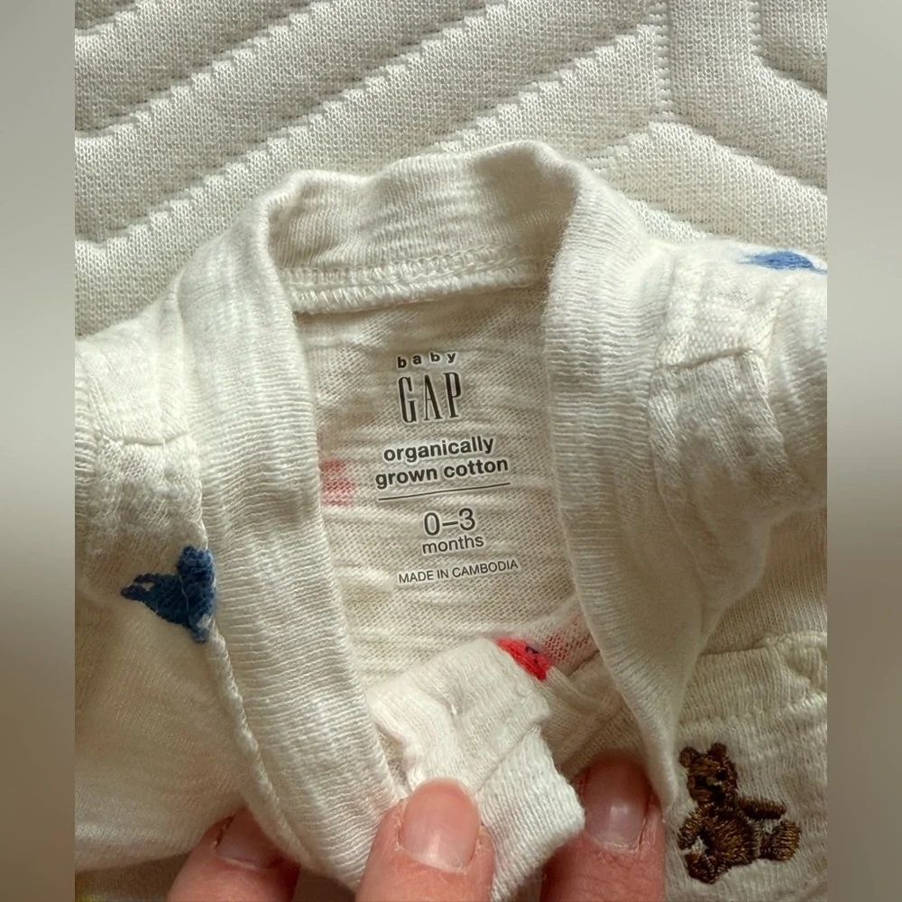GAP Rompers Bundle 0-3 mo - Picture 2 of 2